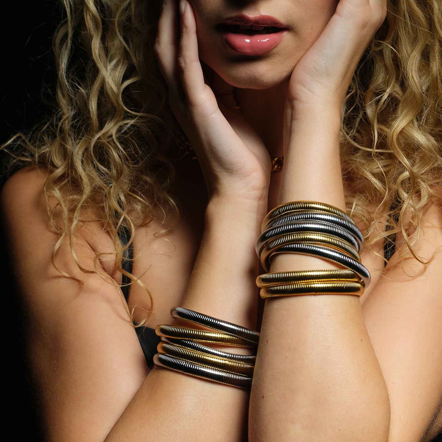 Up to 25% off when you buy 2 or 3 selected stacking rings or bracelets