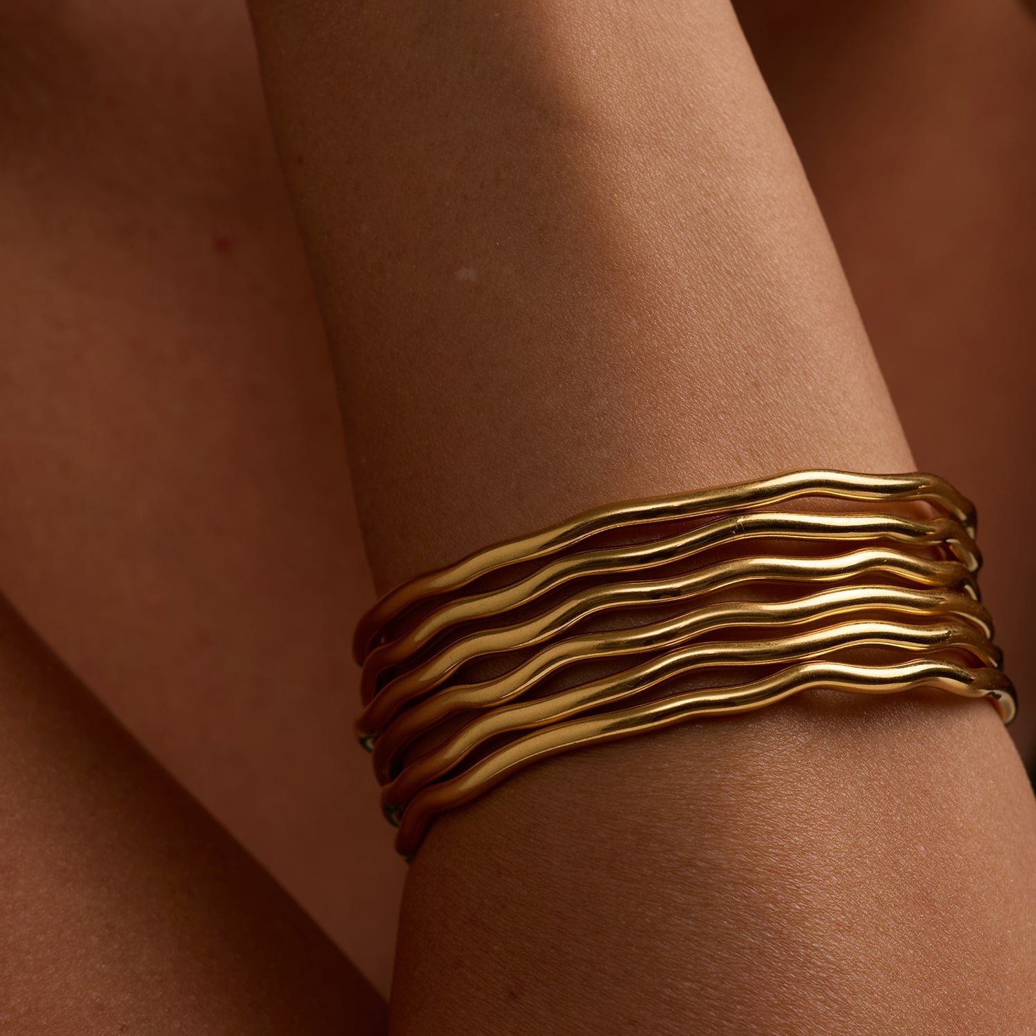 Zion Wave Bangle Bracelet - Amadeus