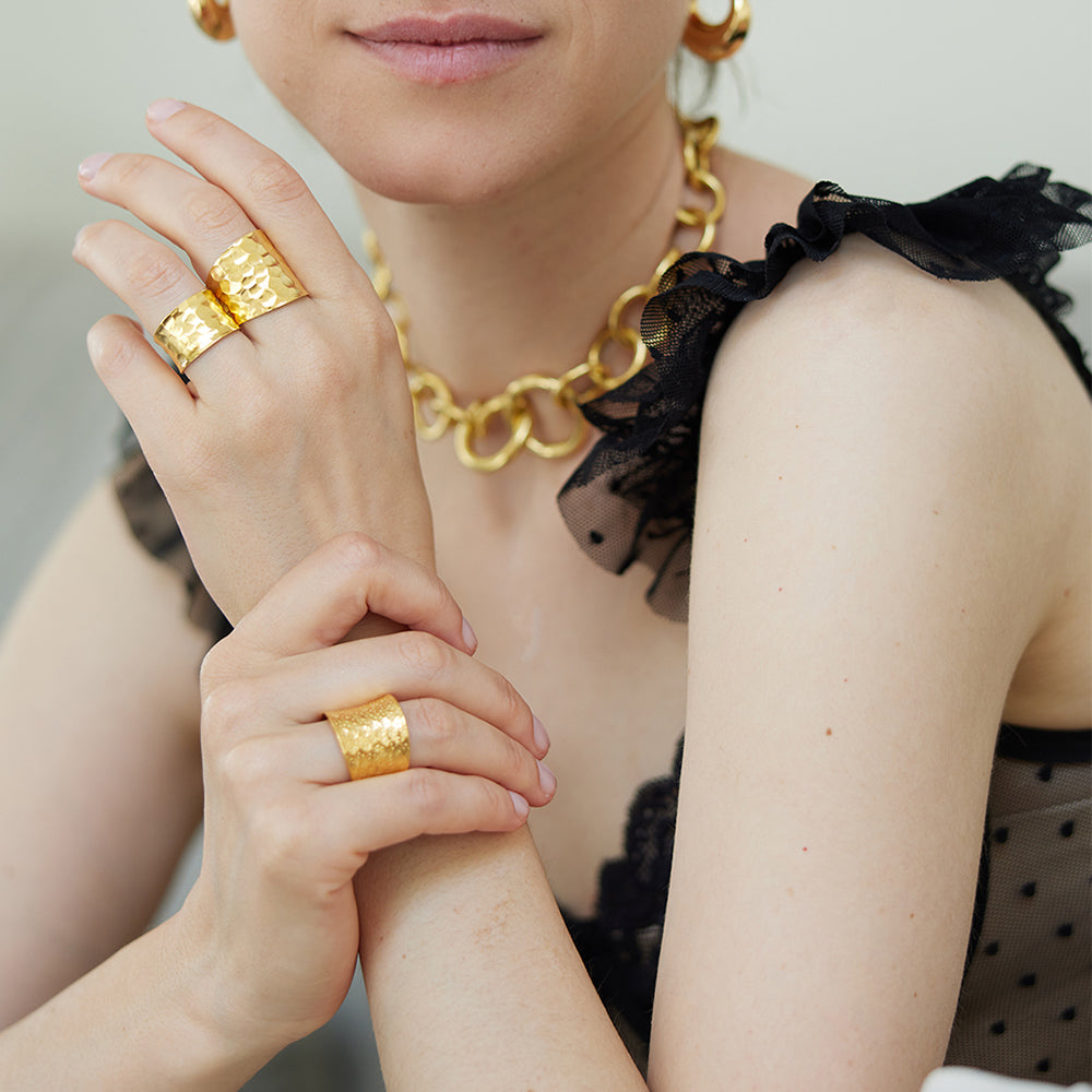 Nudo Gold Long hammered Ring (adjustable) - Amadeus