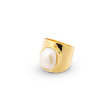This is the statement ring missing from your sustainable jewellery collection, featuring an eye-catching vintage white pearl.