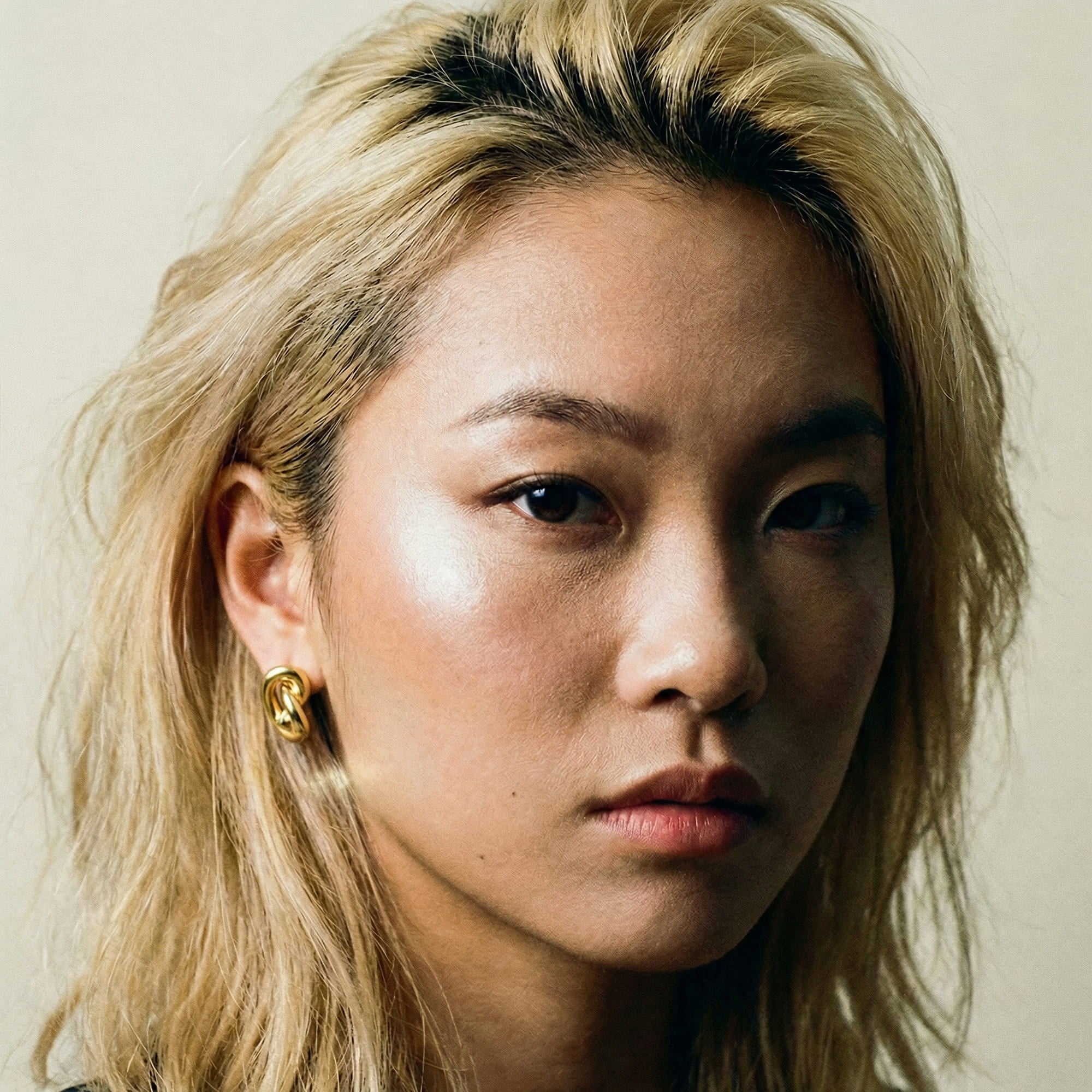 Gold Knot Stud Earrings - Amadeus