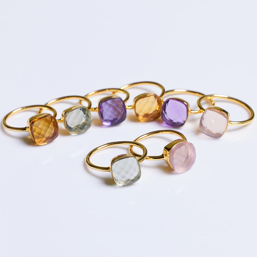 The Sophia Rose Quartz Gold Ring is embellished with a raised and faceted vintage gemstone. This sustainable jewellery piece is best paired with the same style ring with different gemstones.