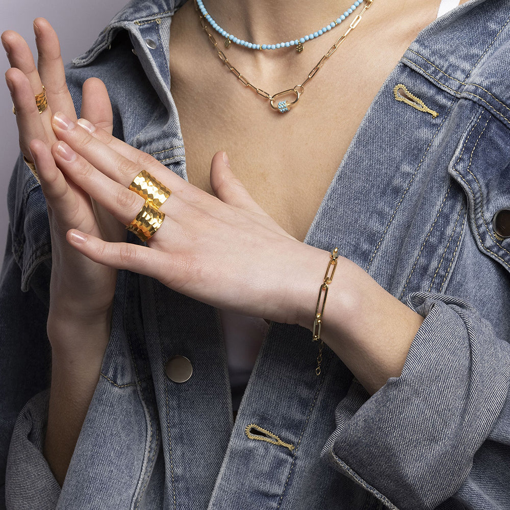 The Riviera Rectangular Link Gold Chain Bracelet is a simple, soft and subtle chain bracelet. Handmade in sustainable materials it will soon become your second.